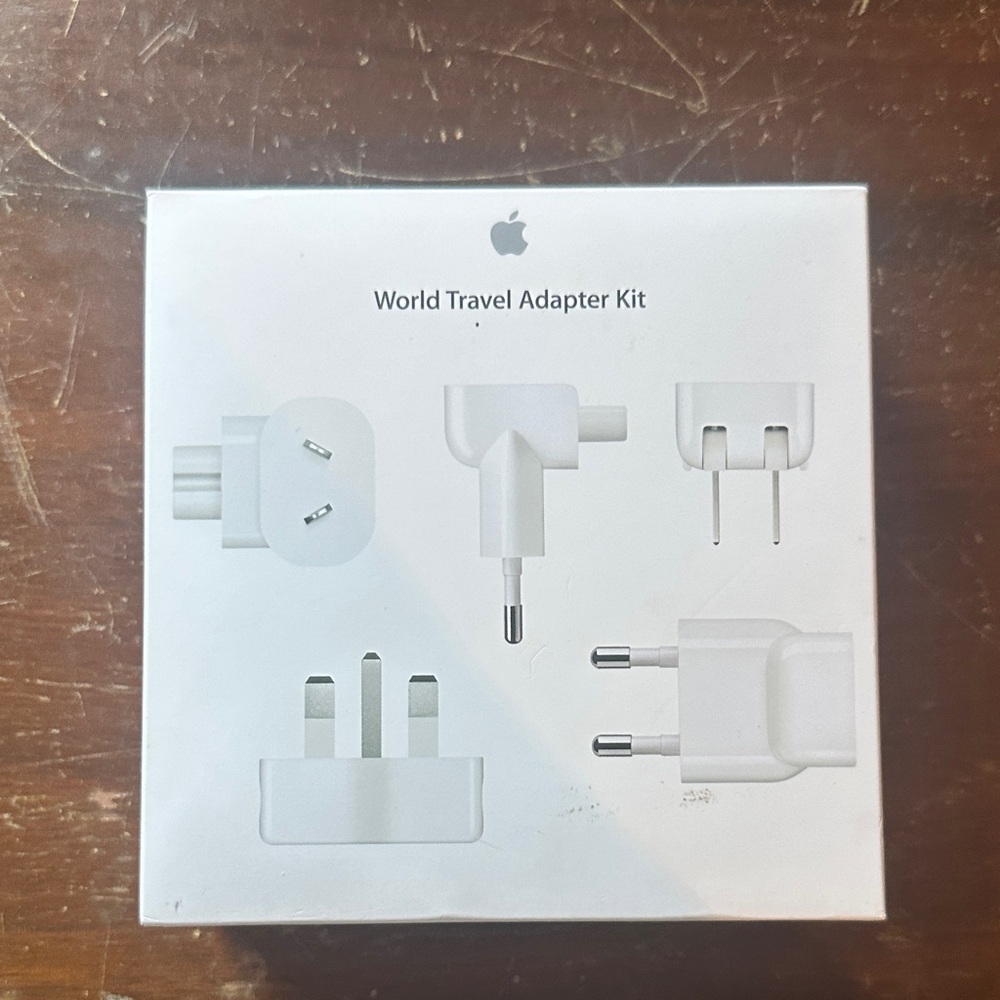 Apple World Travel Adapter Kit - White